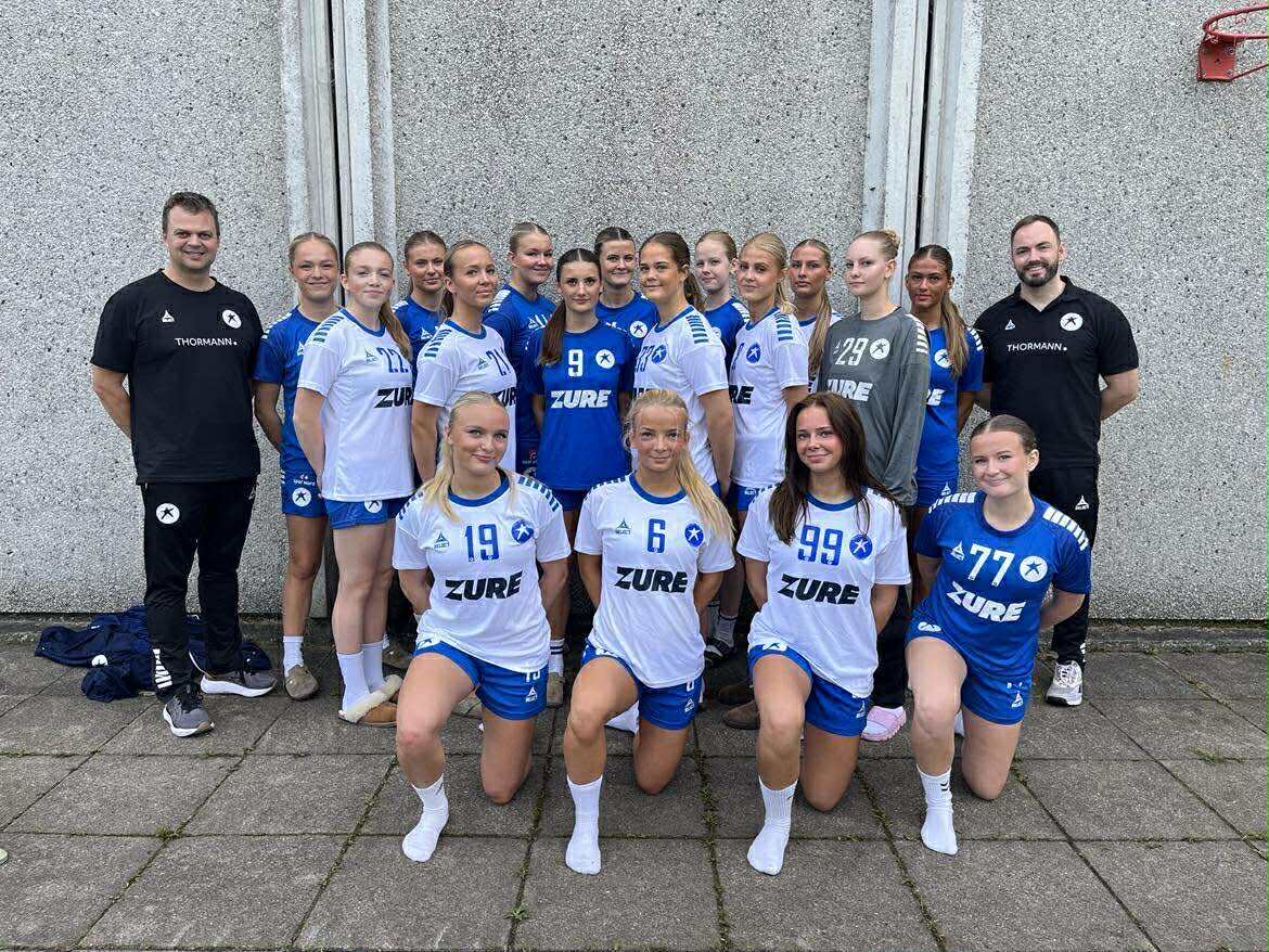 u17-piger hold